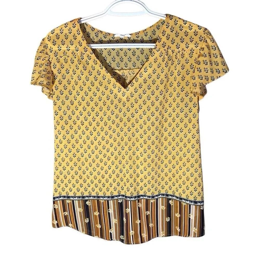 Maurices blouse top size Large short sleeve yellow brown